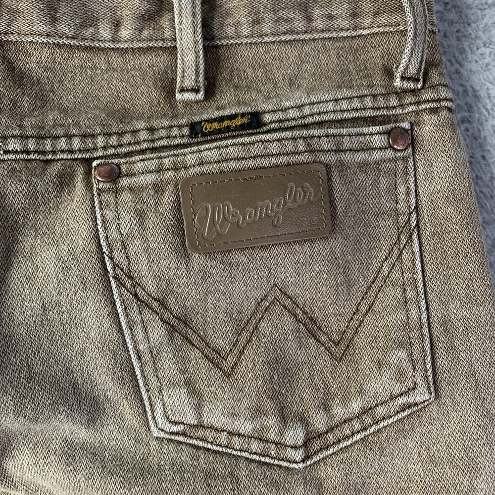 Wrangler Bootcut Jeans in Light Tan